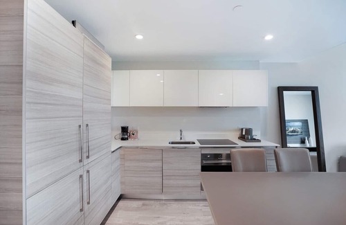 Hollywood Lakes Condo | Chic 1BR Condo w/Partial Ocean View at Costa-CS4
