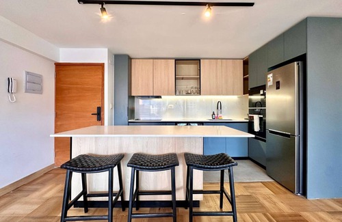 El Golf Apartment | Chic 1BR Retreat Modern Comfort by the Golf Course