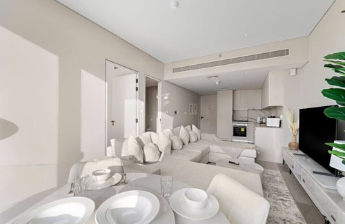 Jabal Ali 2 Apartment | Chic 1BR Stay in Dubai Marina | Modern Unit Near Mall, Pool, Gym & Waterfront