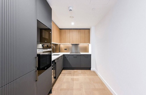 Tower Hill Apartment | Chic 2 Bed Apartment with AC, WiFi by London's Tower Bridge
