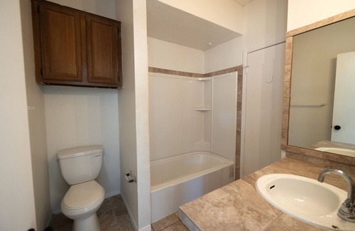 Pasadena Apartment | Chic 2-bedroom apartment with AC, fitness room in fabulous Houston