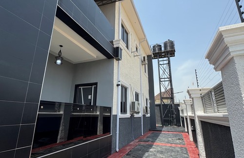 Abuja Apartment | Chic 2-bedroom apartment with WiFi, AC in delightful Abuja