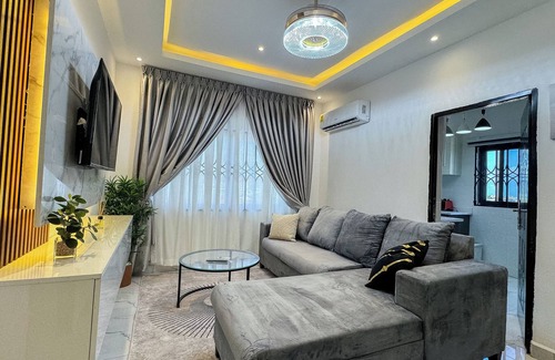 Teshie Apartment | Chic 2-bedroom apartment with AC, WiFi in vibrant Accra