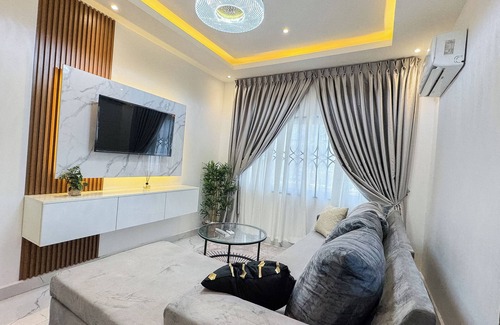 Teshie Apartment | Chic 2-bedroom apartment with AC, WiFi in vibrant Accra