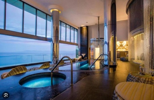 Downtown Cancun Resort | Chic 2-bedroom resort with AC, fitness room, WiFi in awesome Cancún