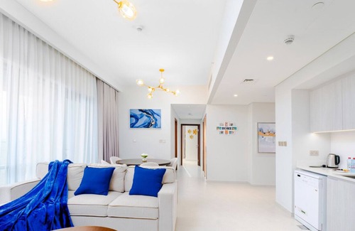 Dubai Apartment | Chic 2 BR in Vida Residences with Canal View