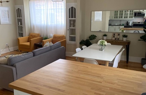 Cote-Des-Neiges—Notre-Dame-De-Grace Apartment | Chic 2BD Condo ★ 10/10 Walkscore ★ Free Parking ★ 2 Blocks from Snowden Metro