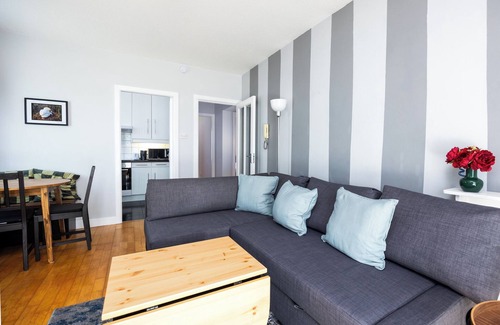 Dublin Apartment | Chic 2Bed W/Canal Views, 15 Min to Kilmainham Gaol