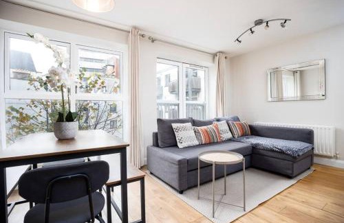 Temple Bar Apartment | Chic 2BR in Temple Bar-5 min walk to Dublin Castle