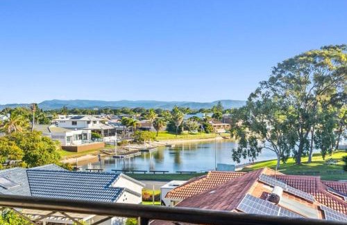 Mermaid Beach Apartment | Chic 2BR Oasis Turtle Beach Resort Gold Coast