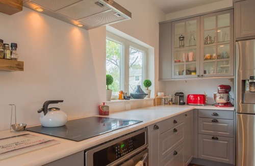 Bouldin House | Chic 3 bedrooms and Office Townhouse in Bouldin, Central Austin. Walk to SoCo!