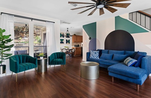 Austin Apartment | Chic 3BR Retreat by DT, Domain & Q2 Stadium