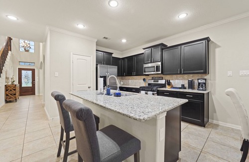 Tomball Apartment | Chic - 4BD/2BA - Tomball - Houston