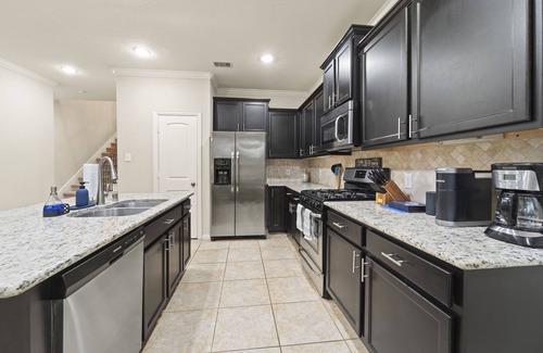 Tomball Apartment | Chic - 4BD/2BA - Tomball - Houston