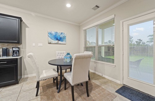 Tomball Apartment | Chic - 4BD/2BA - Tomball - Houston