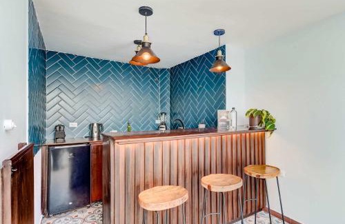 La Candelaria House | Chic 4BR Getaway in Vibrant La Candelaria