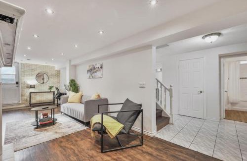 Whitby Apartment | Chic and Bright 1BR Apt with Free Wifi and Parking