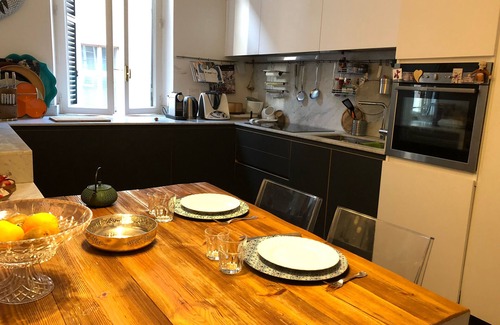 Trastevere House | Chic and quiet Trastevere apparment with magnificent terrace and views.