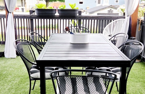 Erie House | Chic and Spacious 3 bedroom home located 3.4 mi from downtown Erie, PA