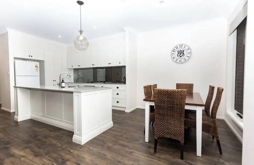 Wagga Wagga Apartment | Chic Apartment in the Heart of Wagga!