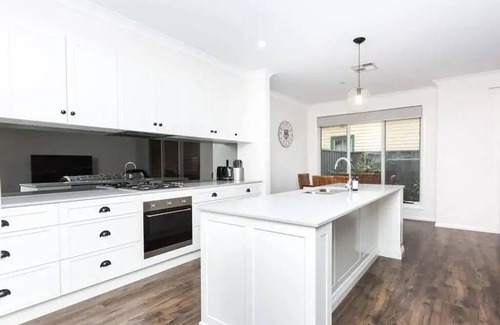 Wagga Wagga Apartment | Chic Apartment in the Heart of Wagga!