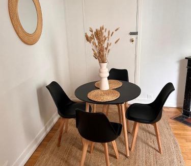 Madeleine Apartment | Chic Apartment on the famous shopping Rue du Faubourg Saint-Honoré street