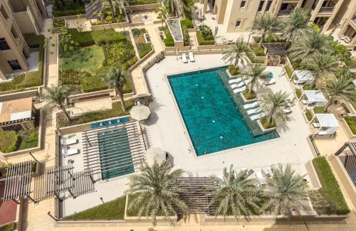 Umm Suqeim 3 Apartment | Chic Apartment with Balcony & Views