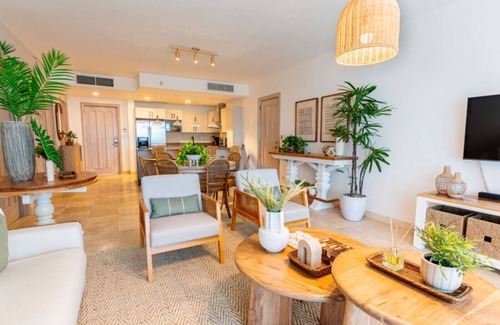 Cap Cana Marina Apartment | Chic apt with ocean view at Punta Palmera BB