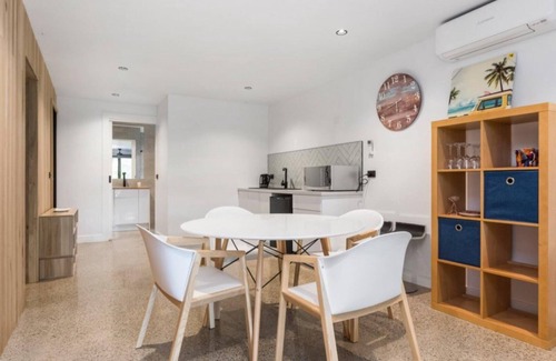 Rye Apartment | Chic Beach Studio - This chic two bedroom studio apartment nestled between the front and back beachs
