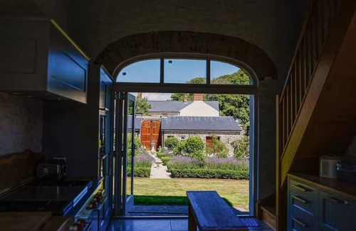 Haverfordwest Cottage | Chic Clock Tower with Gardens Close to Beaches