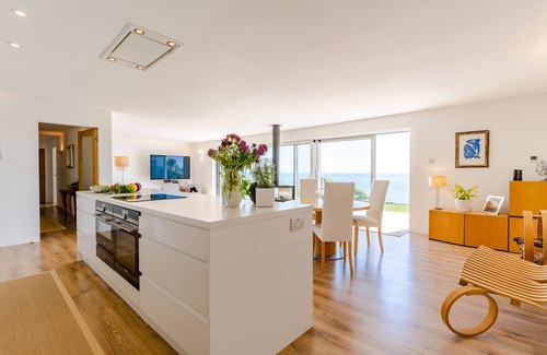 Downderry House | Chic Coastal Retreat in Downderry with Sea Views