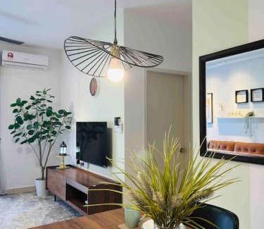 Kota Warisan Apartment | Chic Cosy at Kota Warisan Near Airport KLIA KLIA2 5-7 Pax