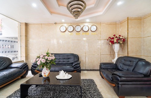 Binh Chanh House | Chic Deluxe Double Room at Sunrise Trung Son