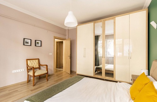 Cumhuriyet Apartment | Chic flat, 5 min to Nisantasi City's and M2 Metro