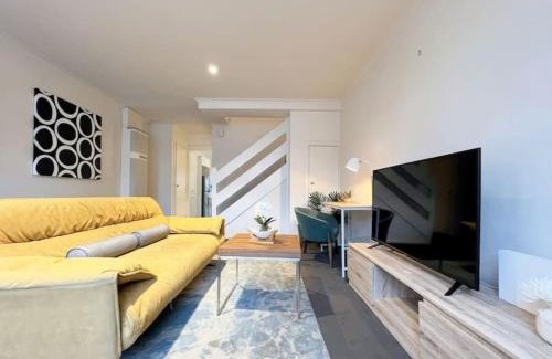 Fitzroy North House | Chic getaway at Fitzroy North