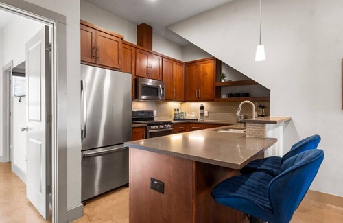 Galindo House | Chic & Homey 3-BR Close to Downtown/Heart of 704!