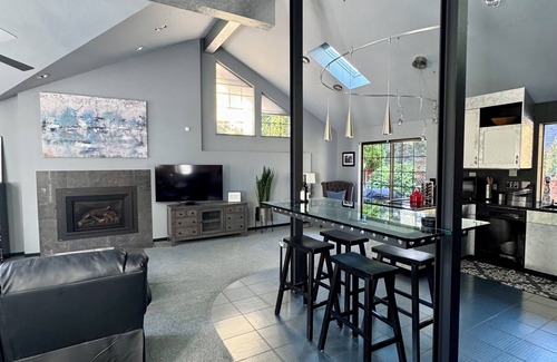 Southeast Eugene House | Chic house in Eugene near the University of Oregon/Autzen/Hayward Field