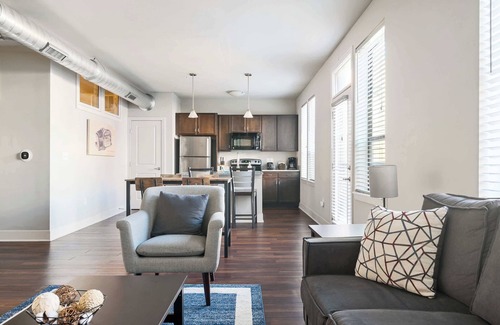 Mile Square Apartment | Chic Indy Retreat—Perfect Location + Parking