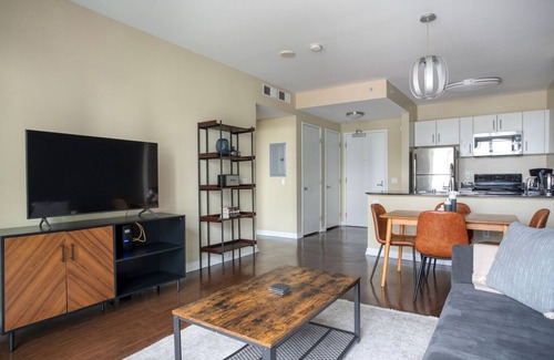 Wilshire Center Apartment | Chic Koreatown 1BR w/Gym & Pool, close to Coffee Shops, by Blueground