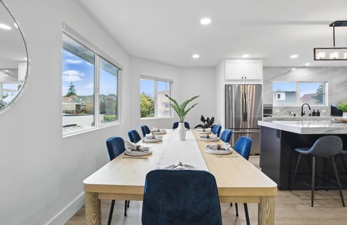 San Bruno House | Chic Modern 4 bed/3.5ba Home, close to SFO and SF landmarks