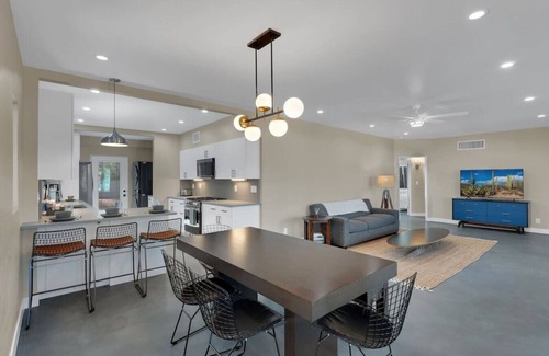 Blenman-Elm House | Chic Modern Home, Central Tucson