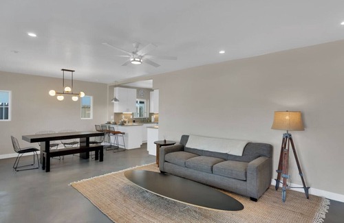 Blenman-Elm House | Chic Modern Home, Central Tucson