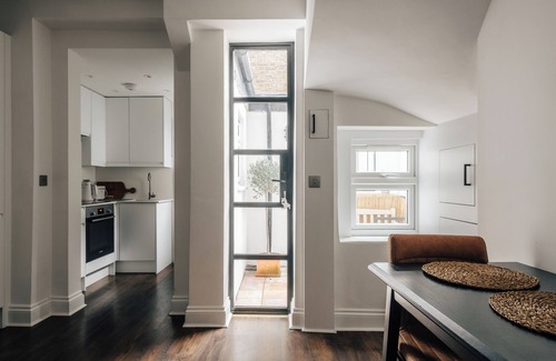Regent's Park Apartment | Chic Newly Refurbished 1-Bed Flat in the Heart of Marylebone