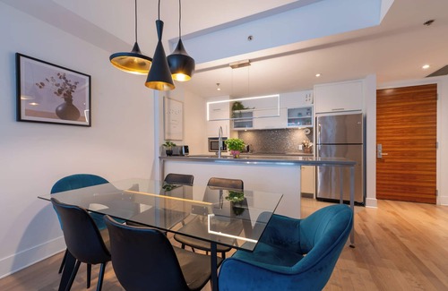 Ville-Marie Apartment | Chic old port retreat