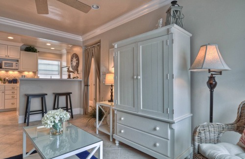 San Clemente Condo | Chic Pier Bowl condo with patio - only 1 block to the beach