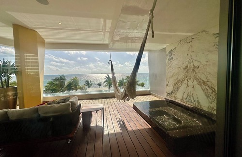 Cancun Resort | Chic resort with unique interior and plunge pool in fabulous Cancún