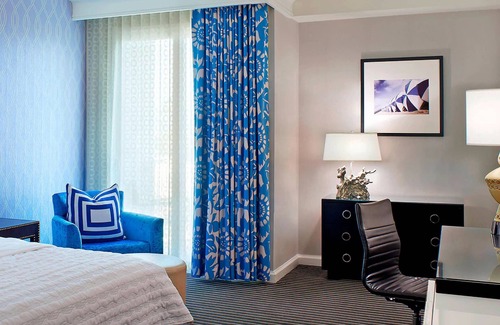 Downtown Hotel | Chic Santa Monica Retreat Perfect for Beach Getaways - Poolside Fun!