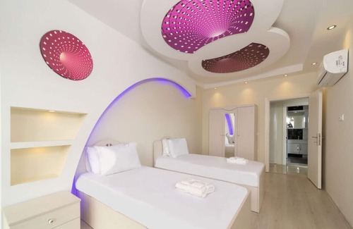 Kargicak Apartment | Chic Seaview Flat Near New Year Market in Alanya