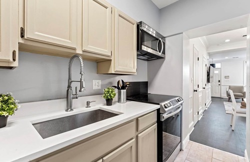 Truxton Circle House | Chic Shaw 3BR/3BA home, blocks to Convention Ctr