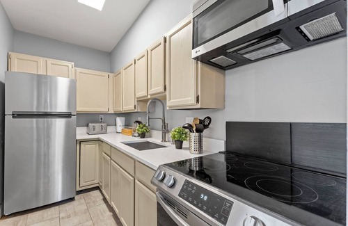 Truxton Circle House | Chic Shaw 3BR/3BA home, blocks to Convention Ctr